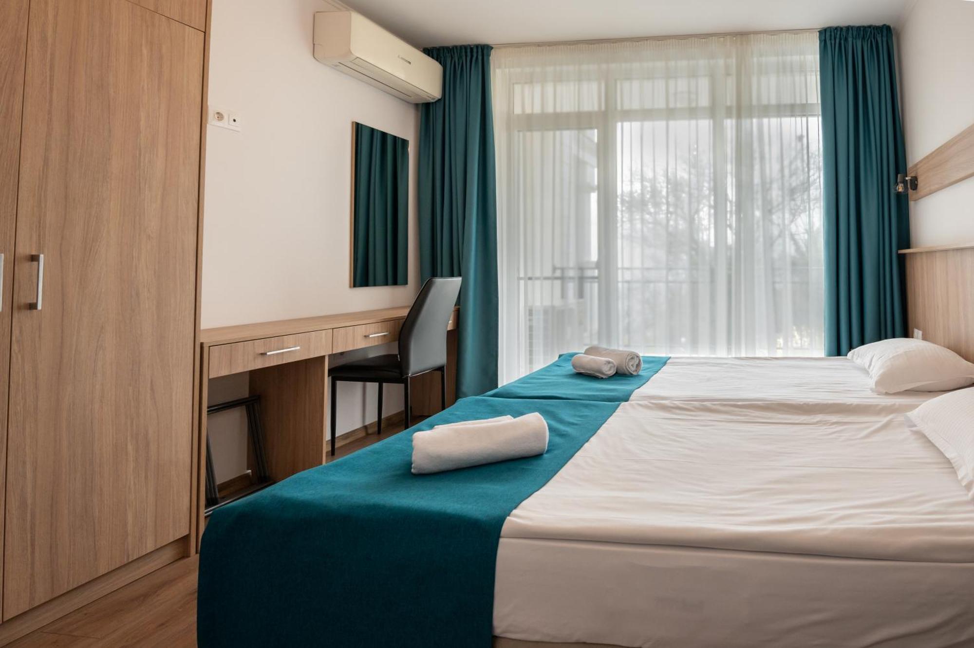 Samara With Relax Area Готель
