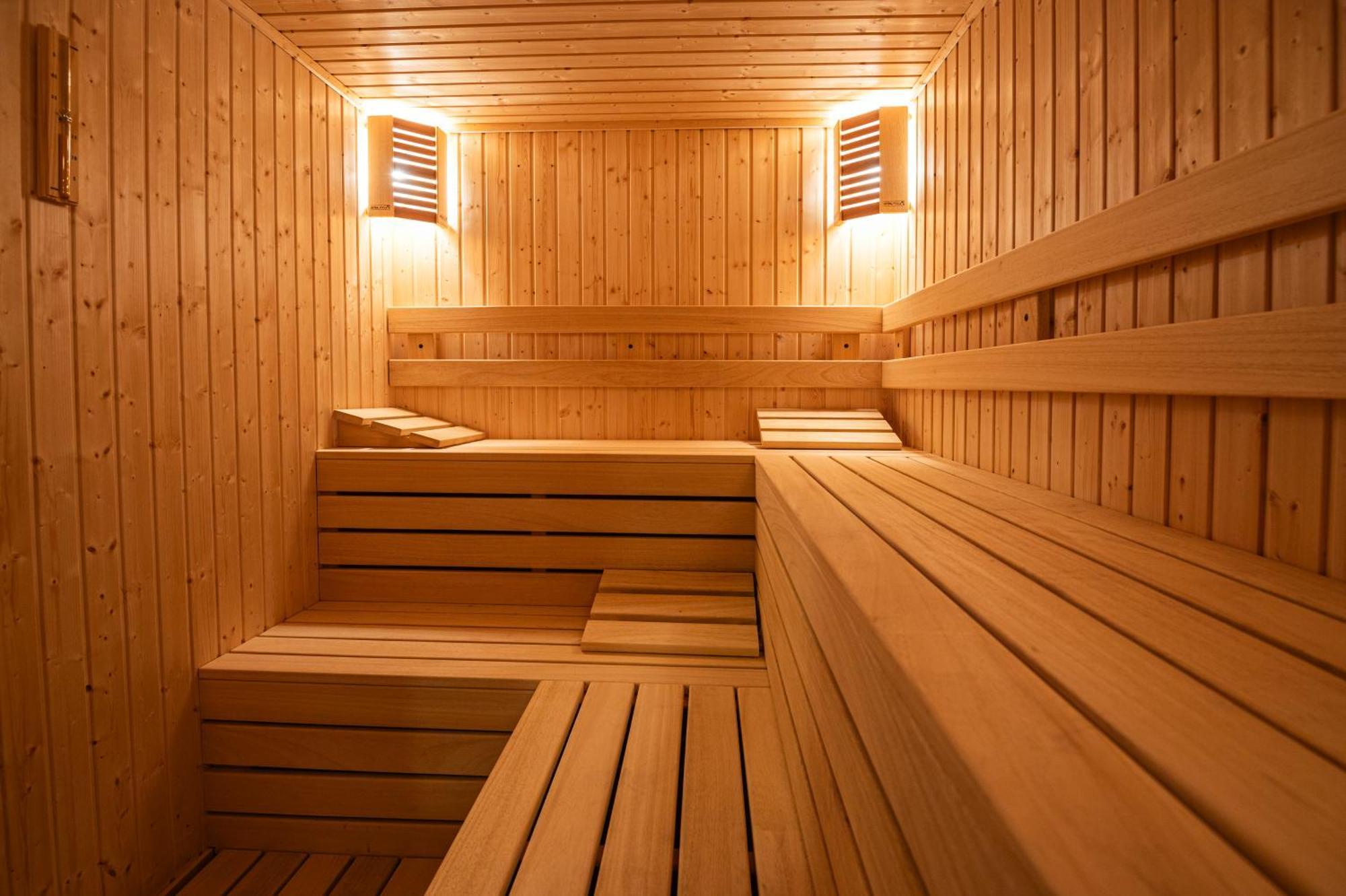 Samara With Relax Area Готель